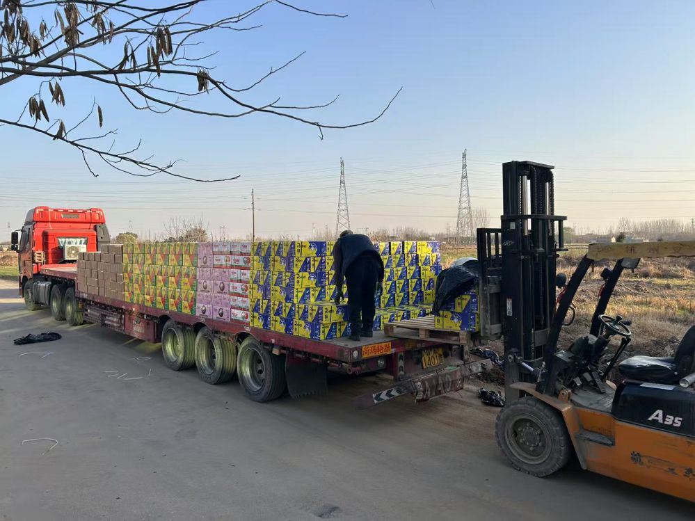 Dostawa ciężarówek z kołami tnącymi