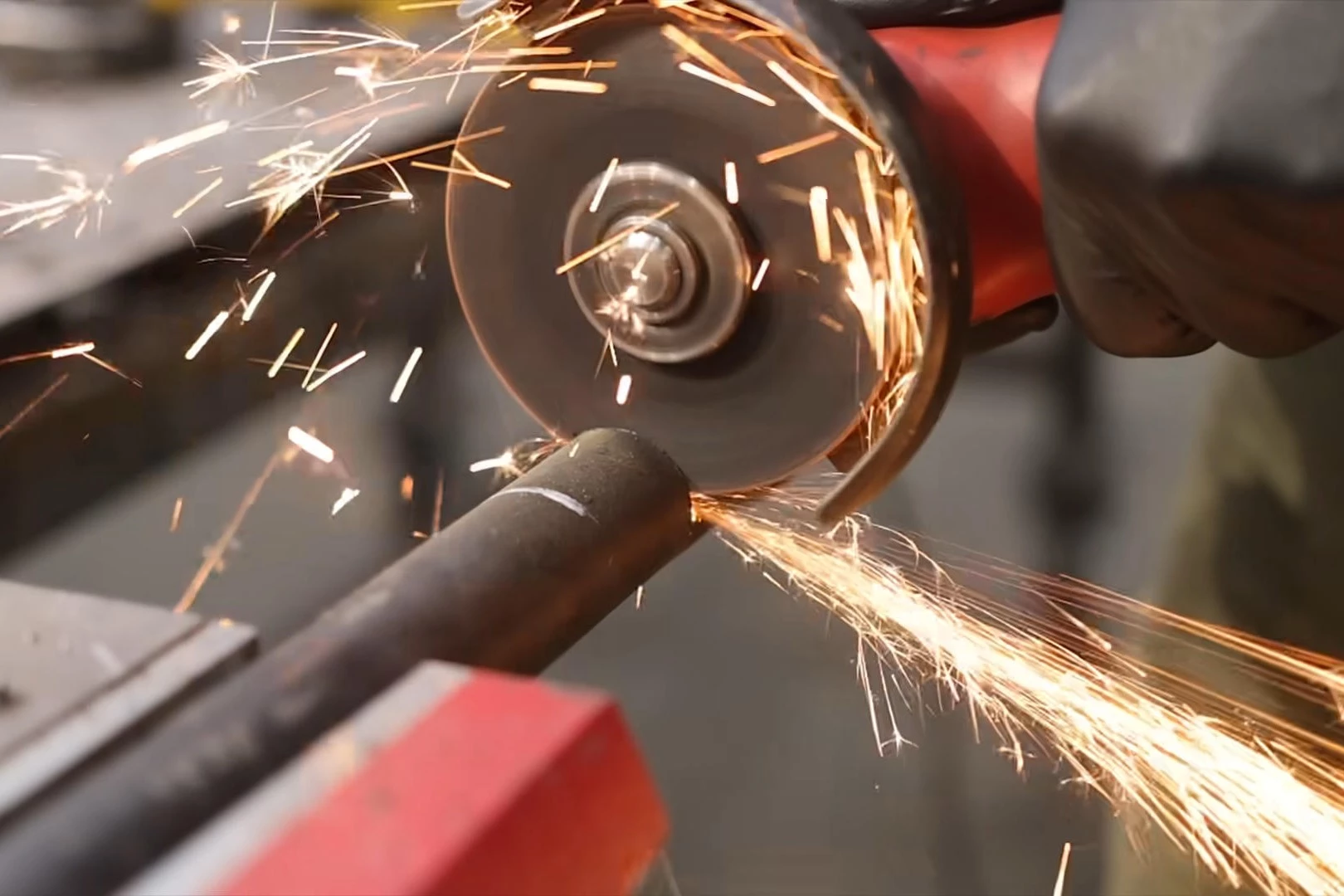 Tarcza tnąca kontra tarcza tnąca